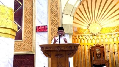 Tarwih Pertama, Bupati Bawakan Ceramah di Masjid Agung Ummul Qura