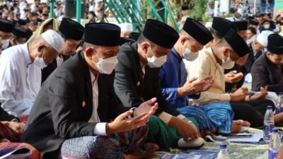 Salat Id Bersama Ribuan Warga Wajo, Amran Mahmud: Semoga Kita Kembali Fitrah