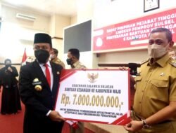 Pemkab Wajo Terima Bantuan Keuangan Rp7 M dari Provinsi: Untuk Rekonstruksi Jalan, Persutraan, dan Stunting