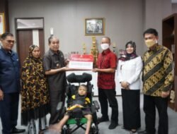Bupati Sidrap Serahkan Bantuan Atensi Kemensos Tahap II Senilai Rp378,4 Juta