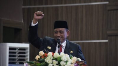 Pengurus DPC Apdesi Wajo Dilantik, Amran Mahmud Harap Jadi Ruang Pemersatu Kades