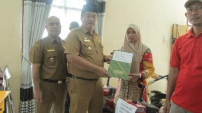 Wakil Bupati Asahan Serahkan Bantuan Untuk Kelompok Tani