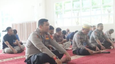 Waka Polres Wajo Bersama PJU dan Personel Mengikuti Pembinaan Rohani dan Mental