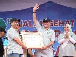 Hari Amal Bakti Ke-77, Bupati Wajo Terima Penghargaan dari Kanwil Kemenag Sulsel