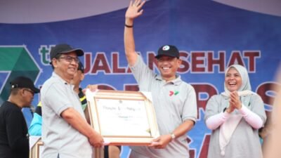 Hari Amal Bakti Ke-77, Bupati Wajo Terima Penghargaan dari Kanwil Kemenag Sulsel