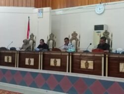 Bantah Lakukan Korupsi Perjalanan Dinas, Kepala Bappelitbangda Menangis Dihadapan Anggota DPRD Wajo