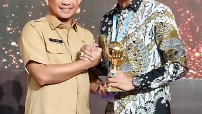 Terima Penghargaan Universal Health Coverage, Pemkab Wajo Komitmen Raih Kembali Status UHC Tahun 2023