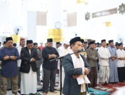 Bersama Ratusan Jamaah, Bupati Wajo Laksanakan Shalat Gerhana di Masjid Agung Ummul Quraa Sengkang