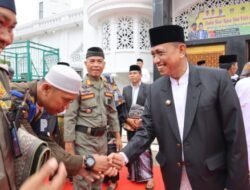 Salat Id Bersama Ribuan Warga Wajo, Amran Mahmud: Semoga Kita Kembali Fitrah