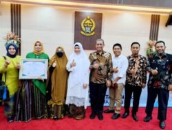 Peringatan Hari Kartini 2023, Kabupaten Wajo terima Penghargaan Perempuan Berjasa dan Berprestasi