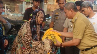 Serahkan Bantuan Kepada Korban Kebakaran di Keera, Amran Mahmud : Semoga Bermanfaat