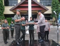 Silaturrahmi dan Beri Kejutan Hari Bhayangkara, Kasdam XIV/Hsn Temui Wakapolda Sulsel saat Apel Pagi