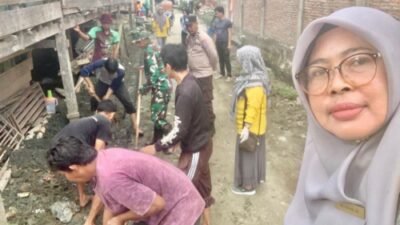Ciptakan Lingkungan Sehat, Kepala Kelurahan Siwa Bersama Warga Bersihkan Drainase