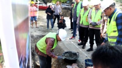 Letakkan Batu Pertama Pembangunan Gedung Sat Reskrim Polres Wajo, Amran Mahmud : Kita Harap Selesai Tepat Waktu