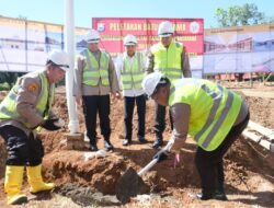 Kapolda Irjen Pol Setyo Boedi Letakkan Batu Pertama Pembangunan Masjid Syuhada Mapolda Sulsel 