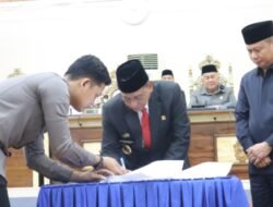 Teken Kesepakatan Bersama KUA dan PPAS Tahun 2024 dengan DPRD Kabupaten Wajo, Ini Pesan Amran Mahmud!