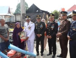 Serahkan Bantuan Kepada Korban Kebakaran di Tempe, Amran Mahmud : Semoga Bermanfaat