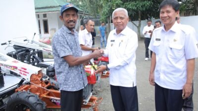 Pemkab Asahan Menyerahkan Bantuan Alat Mesin Pertanian Serta Sosialisasi Penggunaannya