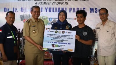 Serahkan Bantuan Paket Konvensi BBM ke BBG untuk Nelayan, Amran Mahmud Apresiasi AYP dan Kementerian ESDM RI