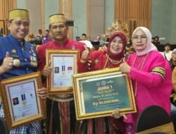 Komitmen Kembangkan Potensi Desa, Bupati Wajo Terima Penghargaan Lencana Bakti Pembangunan Desa