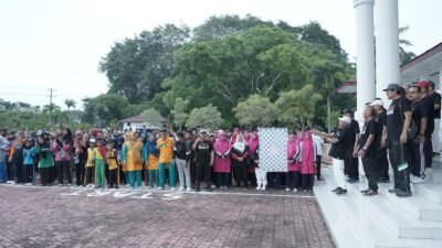 Bupati Asahan Lepas Gerak Jalan Santai Dalam Rangka Hari Guru Nasional dan HUT ke-78 PGRI