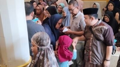 Berbagi Jelang Ramadhan, Pengurus Masjid At-Taubah Santuni 700 Anak Yatim dan Dhuafa