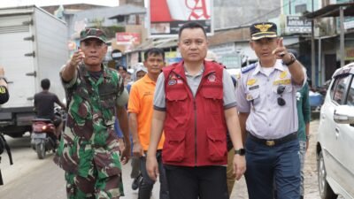 Tinjau Langsung Lokasi Banjir, Pj Bupati Wajo Ingatkan Masyarakat Tetap Waspada