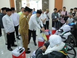 Pj Gubsu Bersama Bupati Asahan Lepas Jamaah Calon Haji Kloter I