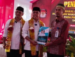 Diantar Ribuan Pendukung, Pasangan Ar Rahman Daftar di KPU Wajo
