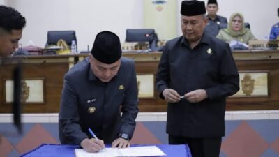 Pemkab – DPRD Wajo Setujui Ranperda APBD Tahun 2025