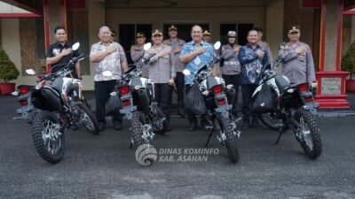 Bupati Taufik Zainal Abidin Siregar Serahkan 4 Unit Sepeda Motor ke Polres Asahan