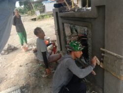 Pembuatan Prasasti TMMD ke-124 Kodim 1406/Wajo di Hari ke-25 