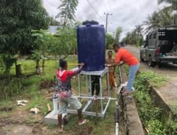 Program TMMD Ke-124 Kodim Wajo Lanjutkan Pemasangan Tandon Air Bersih di Desa Temmabarang