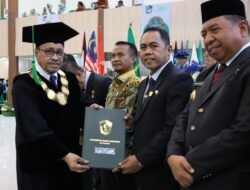 Bupati Wajo Terima Penghargaan Alumni Berprestasi dari Universitas Muslim Indonesia