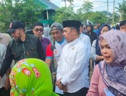 Bupati Wajo Serahkan Bantuan kepada Korban Kebakaran di Timoro