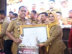 Bupati Wajo Berikan Penghargaan Kepada Para Inovator
