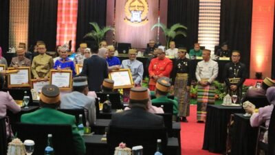 Pemkab Wajo Terima 2 Penghargaan dari Gubernur Sulsel