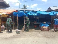 Koramil 1406-04/Belawa Gelar Karya Bhakti Pembersihan Pasar Bersama Masyarakat