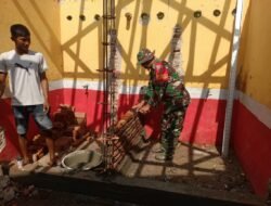 Babinsa Koramil 1406-08/Sabbangparu Bantu Pembangunan Fasilitas Sekolah di Desa Ugi