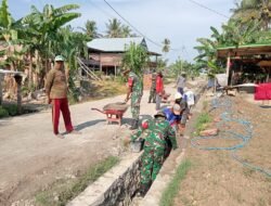 Koramil 1406-08/Sabbangparu Laksanakan Karya Bakti Perbaikan Saluran Air di Desa Ujungpero