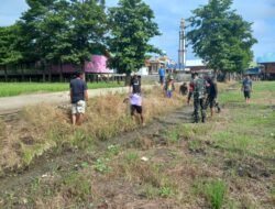 Koramil 1406-01/Tempe Gelar Karya Bakti Bersihkan Talut di Kelurahan Mattirotappareng