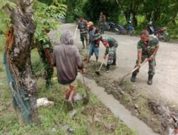 Koramil 1406-07/Takkalalla Gelar Karya Bhakti Bersihkan Saluran Air Bersama Warga di Kelurahan Bocco