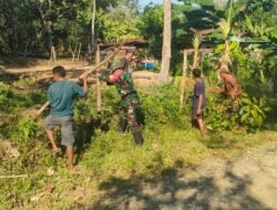 Babinsa Koramil 1406-09/Sajoanging Laksanakan Karya Bakti Bersama Masyarakat di Penrang