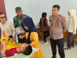 Babinsa Koramil 1406-08/Sabbangparu Dampingi Kegiatan Sunatan Massal di Kelurahan Sompe