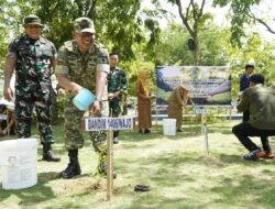 Gaungkan “Gerakan Revolusi Hijau”, Dandim 1406/Wajo Tanam Pohon