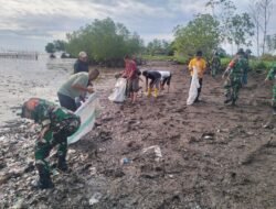 Koramil 1406-10/Pitumpanua Gelar Karya Bhakti Pembersihan Pantai di Kelurahan Siwa