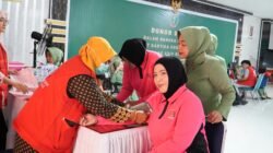Peringati HUT Ke-80 Persit Kartika Chandra Kirana, Kodim 1406/Wajo Gelar Bakti Sosial Donor Darah