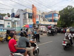 Sat Lantas Polres Wajo Intensifkan Pengaturan dan Pengawasan Arus Lalu Lintas Sore di Sengkang