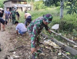 Koramil 1406-02/Tanasitolo Laksanakan Karya Bhakti Pembersihan Jalan Bersama Warga Desa Tonralipue