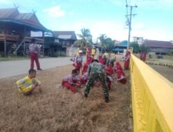 Koramil 1406-09/Sajoanging Laksanakan Karya Bhakti Pembersihan Parit dan Lingkungan Sekolah